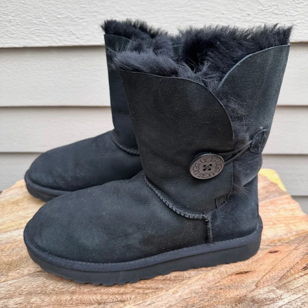 UGG Bailey Button II Black Suede Sheepskin Boots 1016226 Womens 7